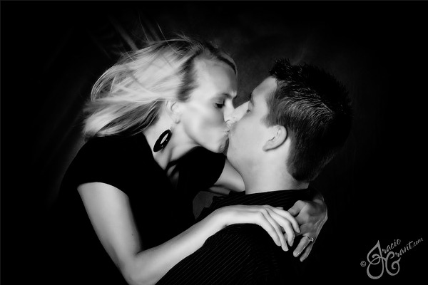 Engagement portrait by Tracie Grant